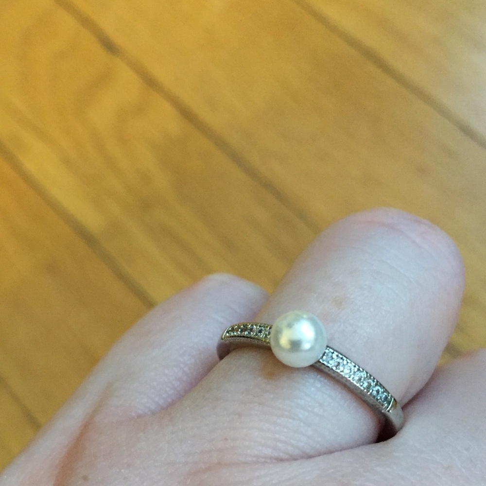 Cubic Zirconia Faux Pearl Silver Ring (Size 7)